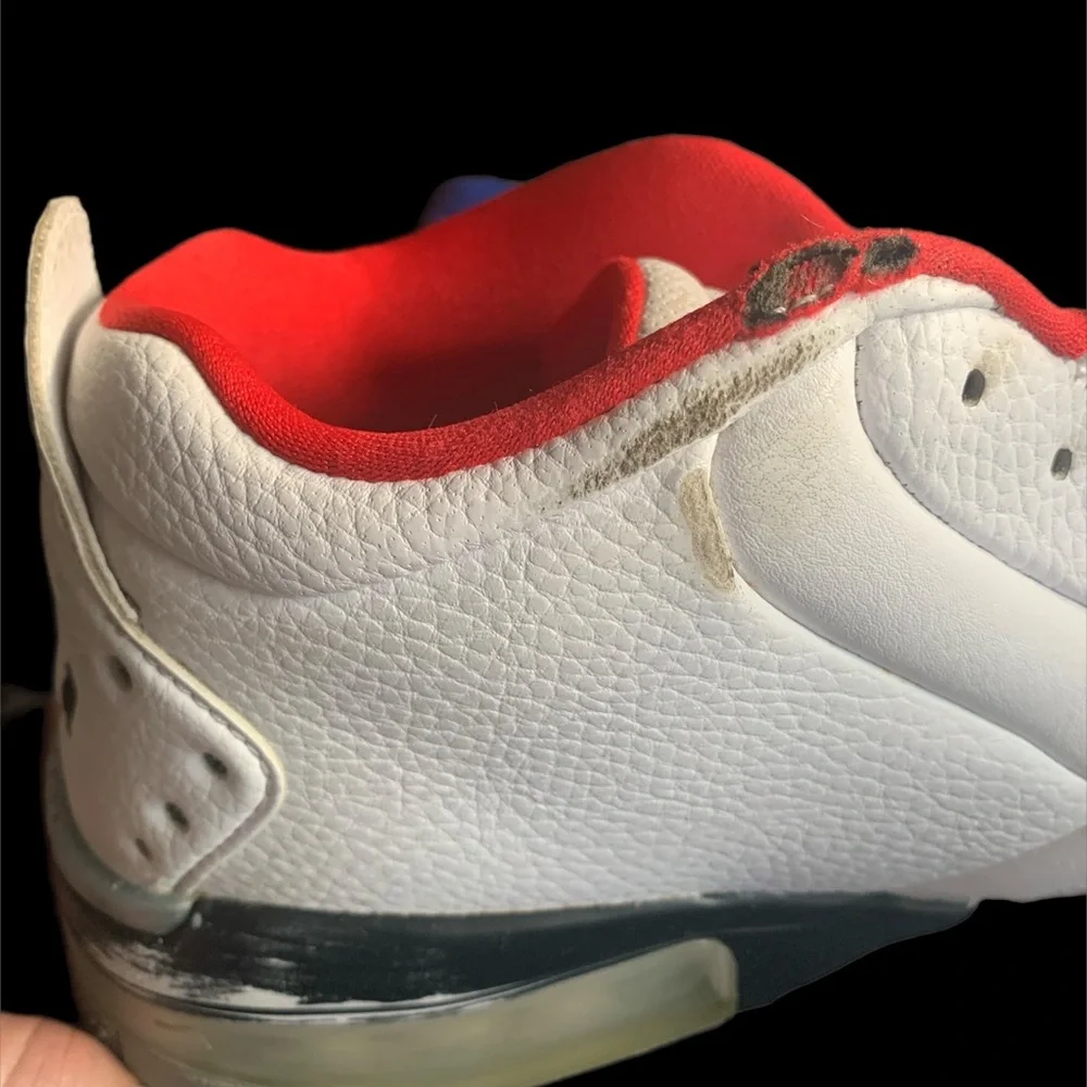 Michael Jordan Big Fund white, silver and red bball kicks💫 size 9 mens. - Picture 13 of 13